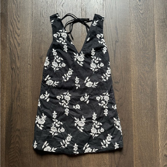 Abercrombie & Fitch US SP Women's Embroidered Linen-Blend Mini Dress - Picture 5 of 15